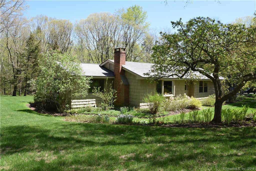 Building photograph for 38 COVERED BRIDGE ROAD